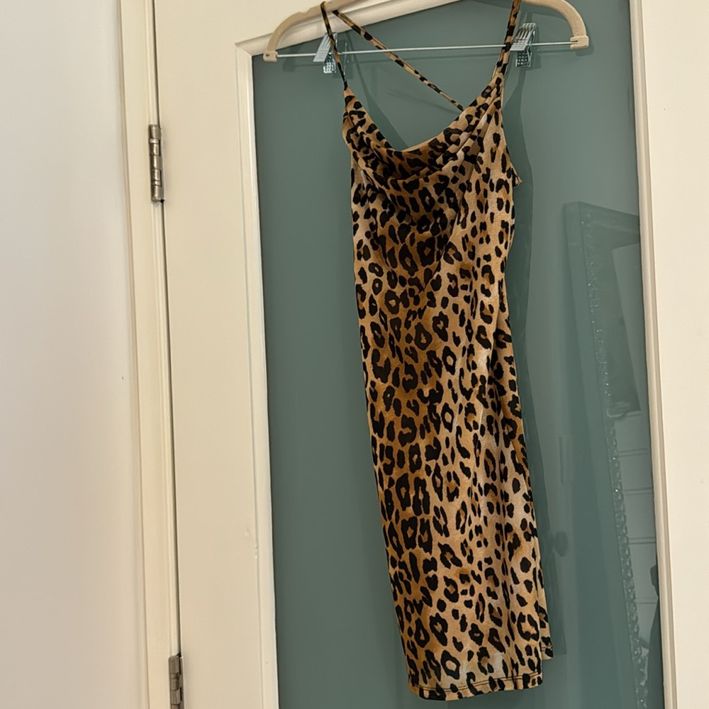 Forever 21 leopard print mini tie back dress size small